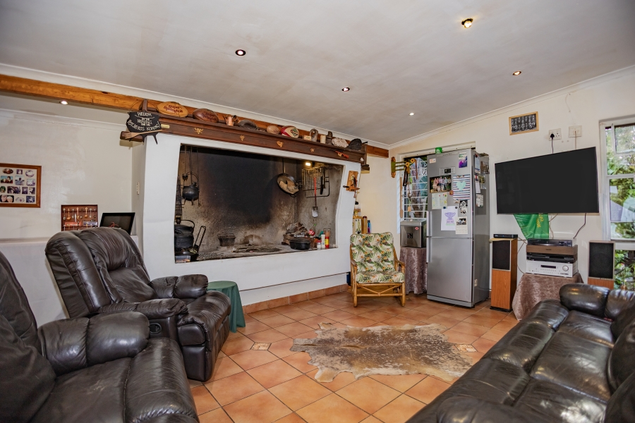 4 Bedroom Property for Sale in Oostersee Western Cape